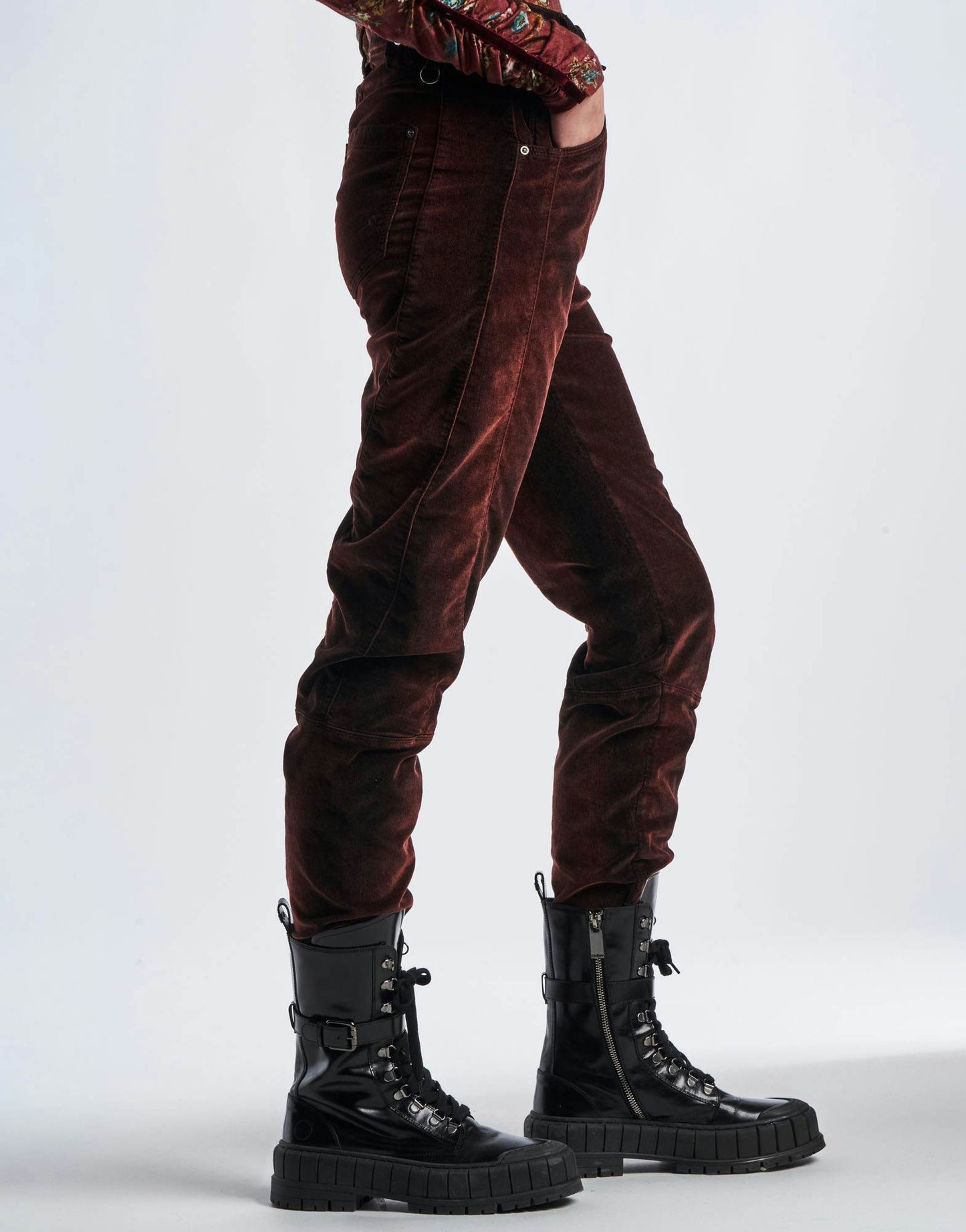 OVERTAKE A-gender Boy-Fit Pants in Burgundy Velour