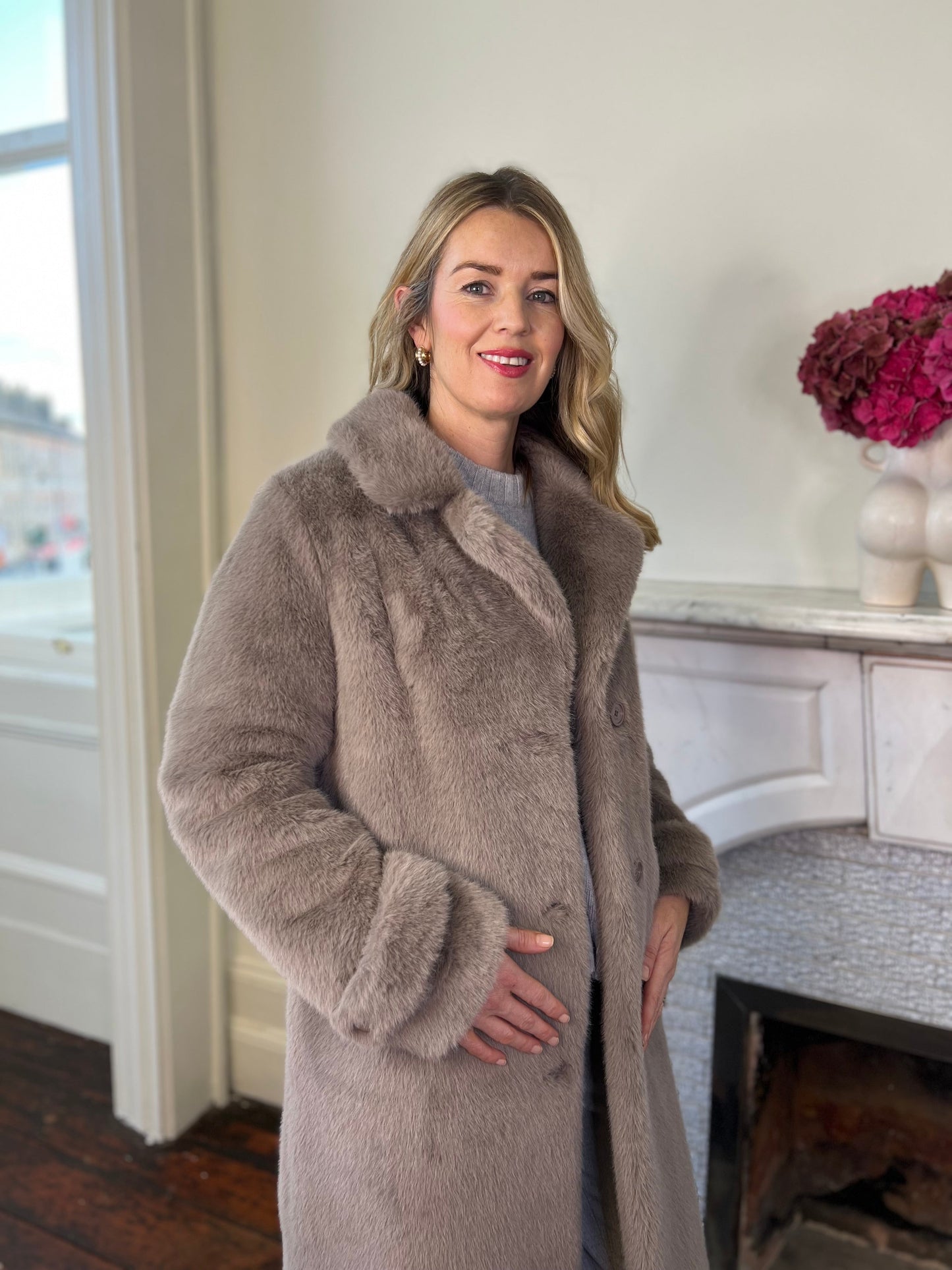 Cappotto Visone Faux Fur Fitted Coat in Dove Grey