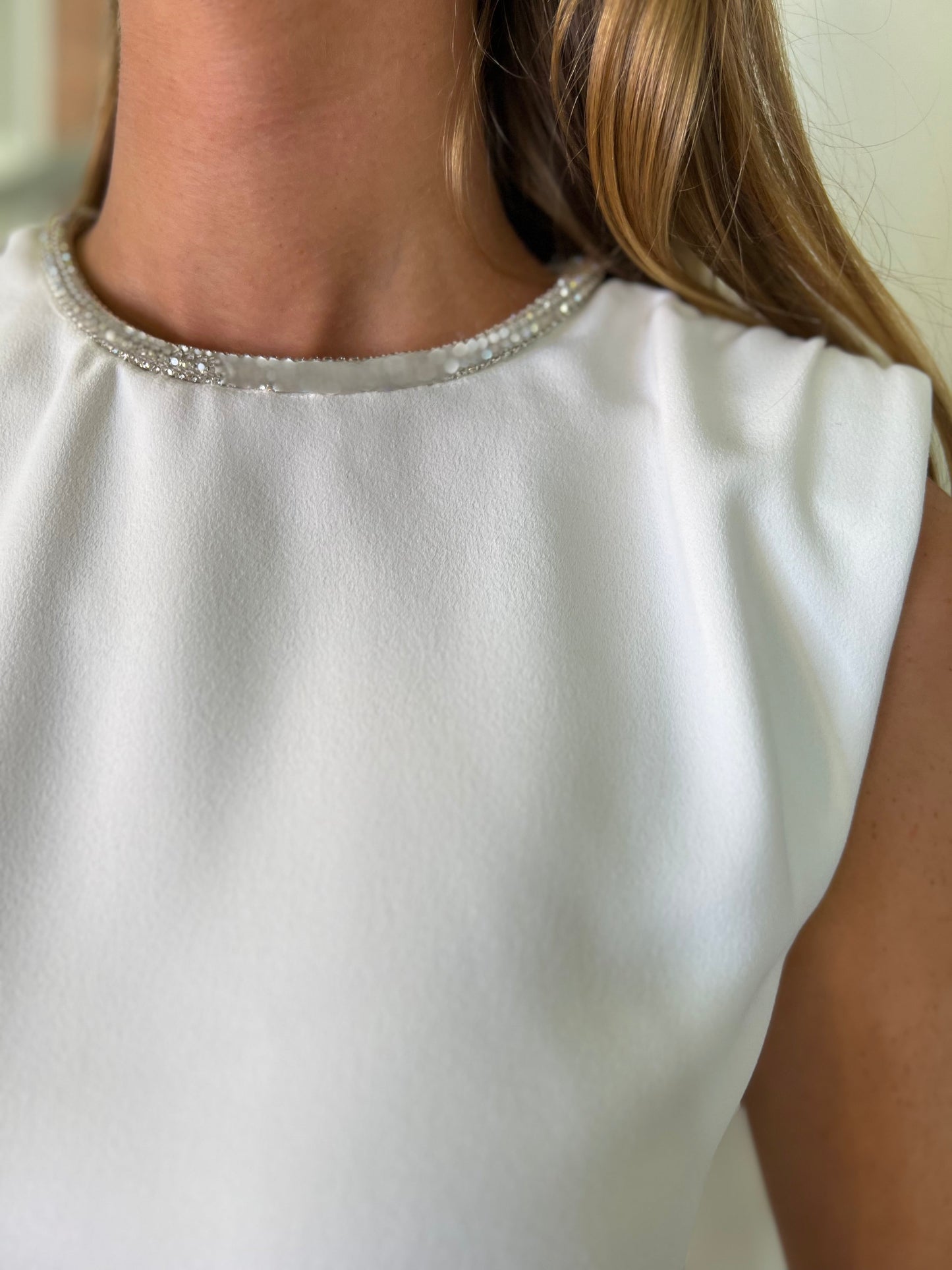 Louxor Cream Sleeveless Top with Silver Chain Detail on the Neck