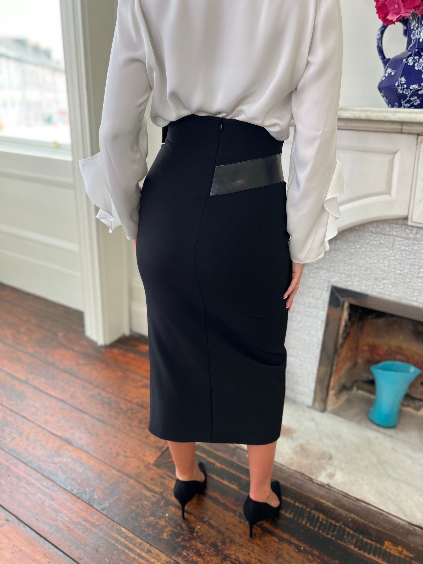 Long Fitted Black Skirt With Split And Leather Detail