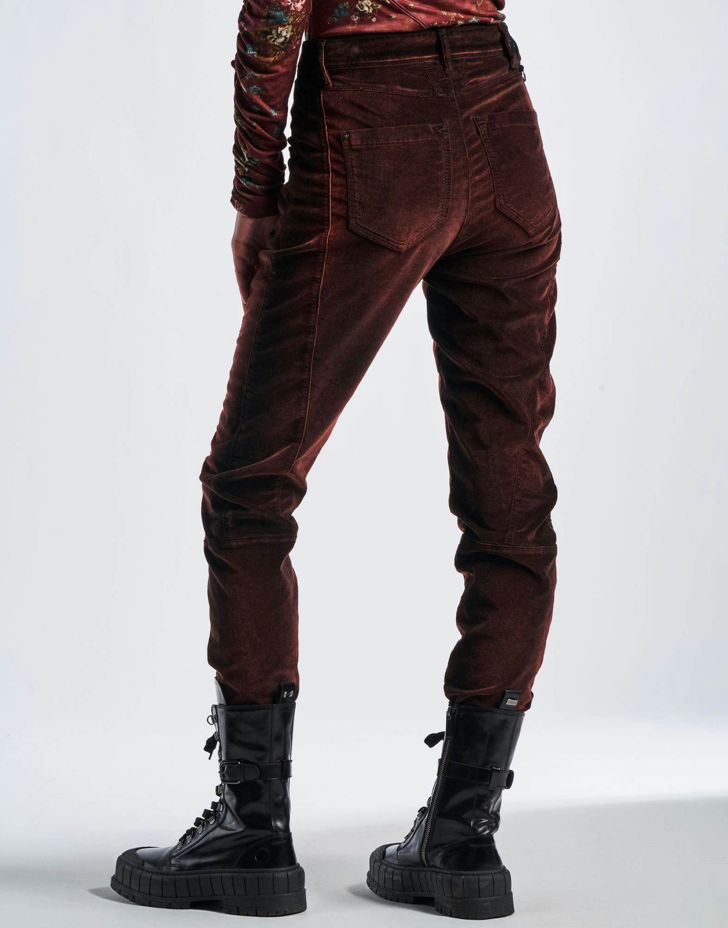 OVERTAKE A-gender Boy-Fit Pants in Burgundy Velour